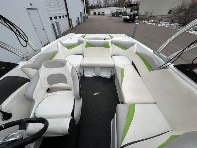 Slide: The Image of Tigé R20 2011 - 16