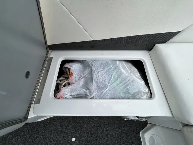 Slide: The Image of Tigé R20 2011 - 18