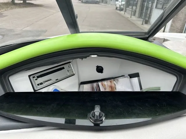 Slide: The Image of Tigé R20 2011 - 19