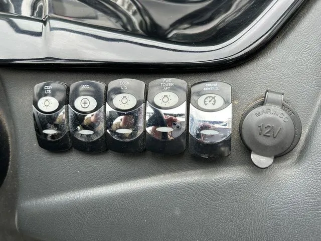 Slide: The Image of Tigé R20 2011 - 25