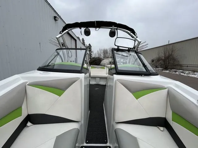 Slide: The Image of Tigé R20 2011 - 30