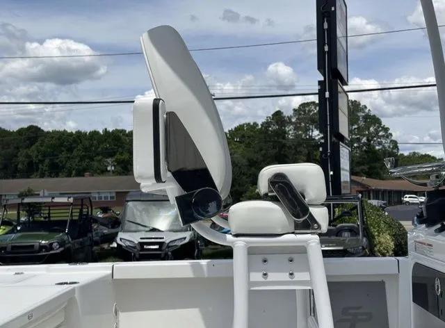 Slide: The Image of Sea Pro 250 DLX W/300HP 2025 - 23