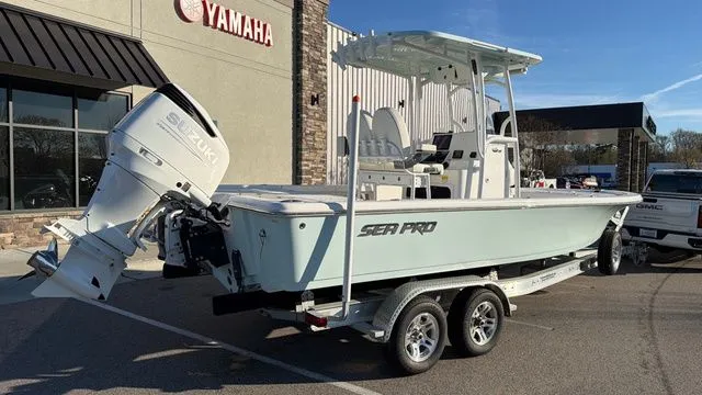 Slide: The Image of Sea Pro 250 DLX W/300HP 2025 - 6