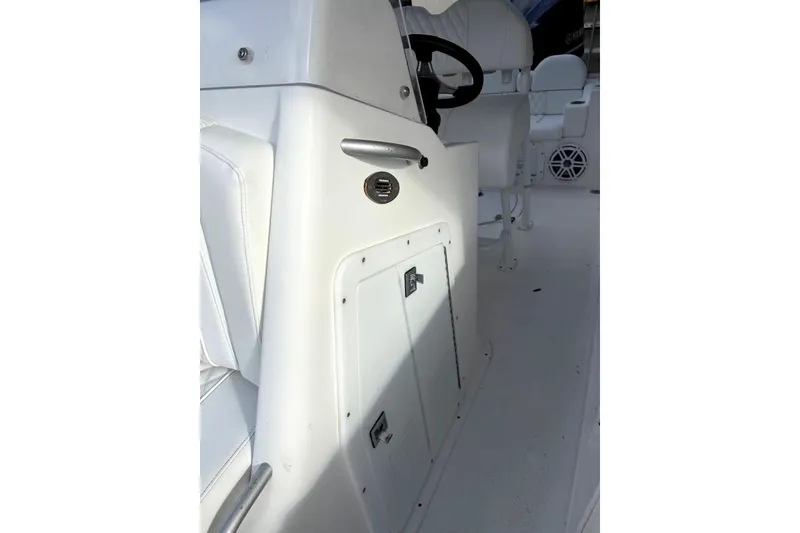 Slide: The Image of Yamaha 300 horsepower V6 outboard motor on a Concept 27 boat, 2015 model. - 26