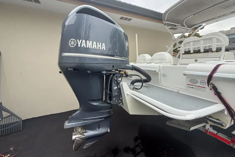 Slide: The Image of Outboard motor with "300 FourStroke V6" emblem, Concept 27, 2015 model. - 55