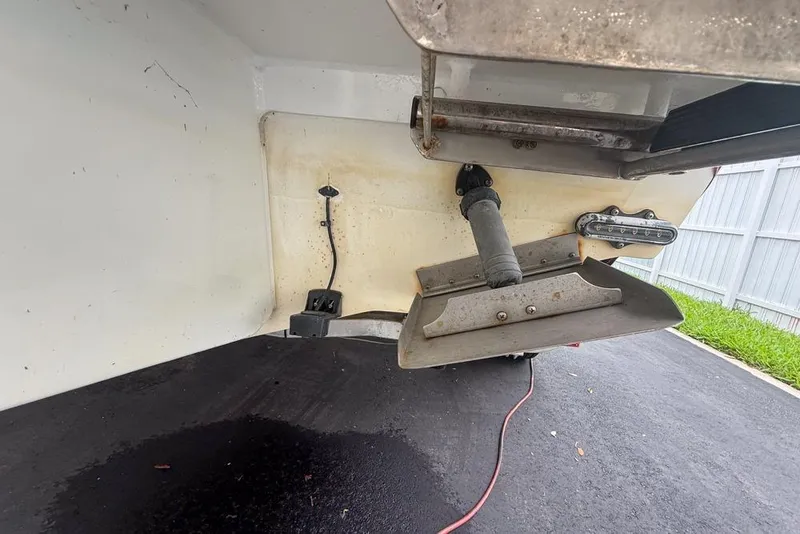 Slide: The Image of White 2015 Concept 27 boat with registration number FL 8785 PU. - 63