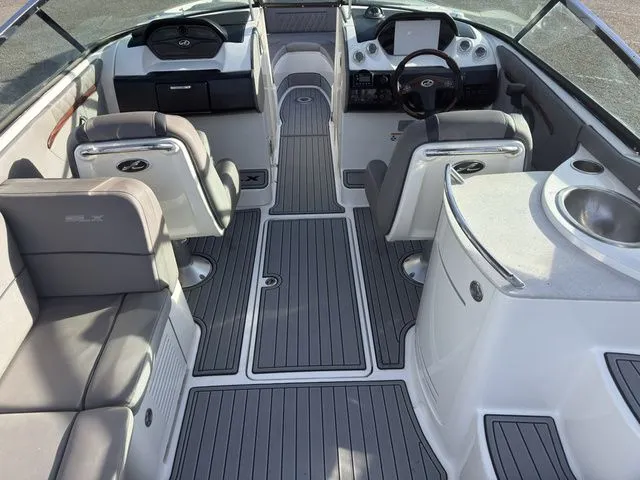 Slide: The Image of Sea Ray 270 SLX 2008 - 10