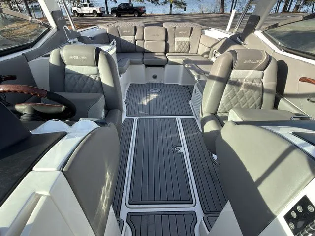 Slide: The Image of Sea Ray 270 SLX 2008 - 16