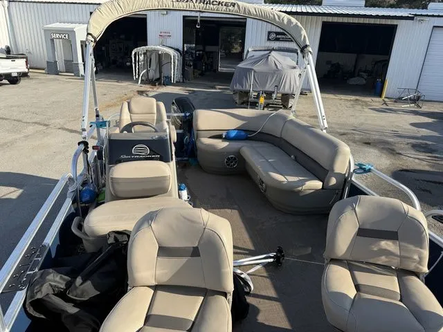 Slide: The Image of Tracker BASS BUGGY 16XL 2024 - 4