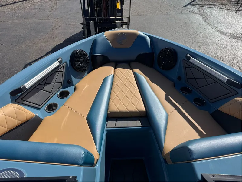 Slide: The Image of Tigé Z1 2022 - 15