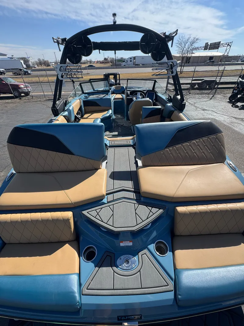 Slide: The Image of Tigé Z1 2022 - 8