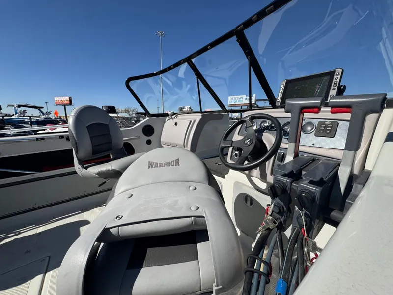 Slide: The Image of Warrior V2121 2000 - 3