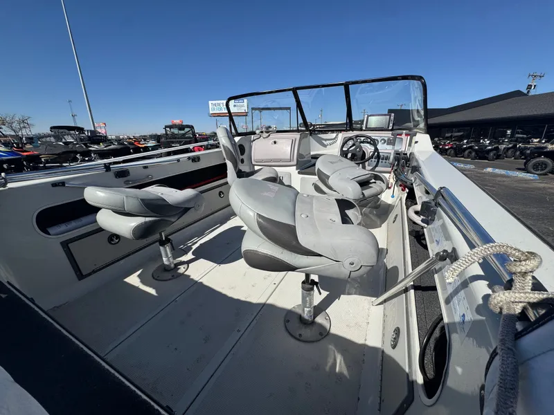 Slide: The Image of Warrior V2121 2000 - 4