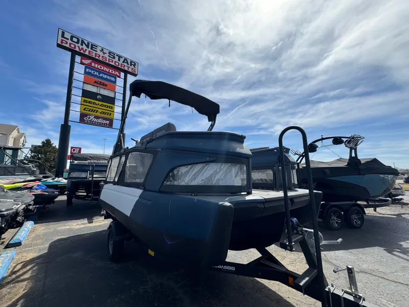 The Image of Sea-Doo Switch Cruise 18 - 230 hp - Tech Package 2026 - 1