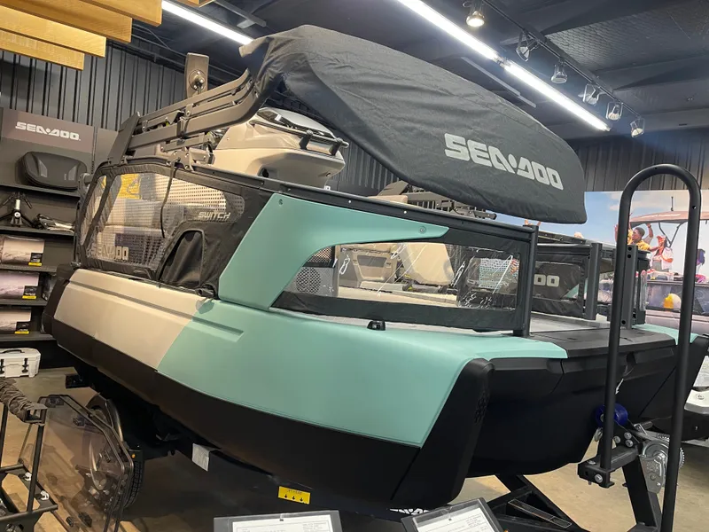 Slide: The Image of Sea-Doo Switch Sport Compact - 170 HP 2026 - 3