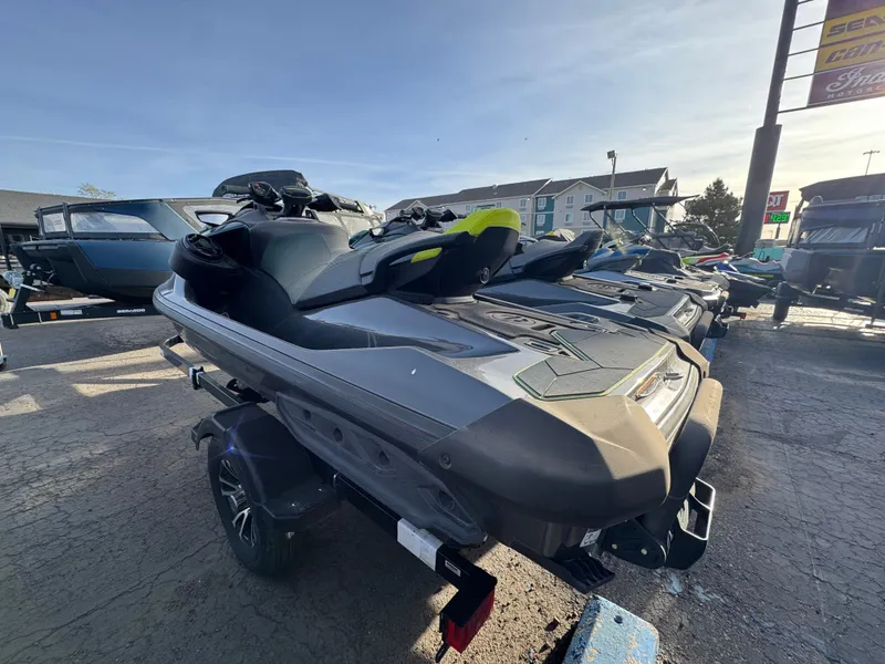 Slide: The Image of Sea-Doo RXP-X Apex 300 2023 - 3