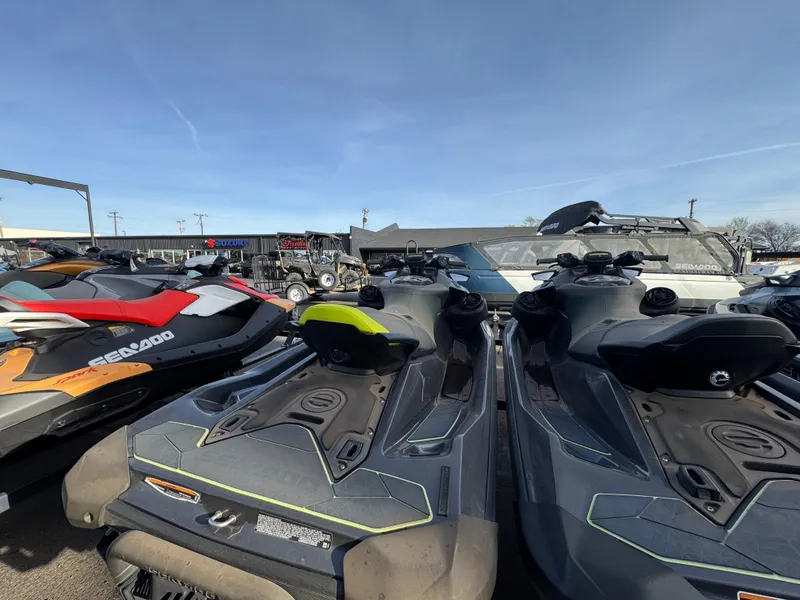 Slide: The Image of Sea-Doo RXP-X Apex 300 2023 - 4