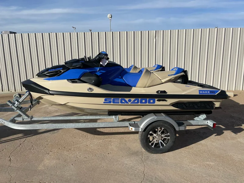 The Image of Sea-Doo GTX 230 Tech Package, Audio, iDF, iBR 2026 - 1