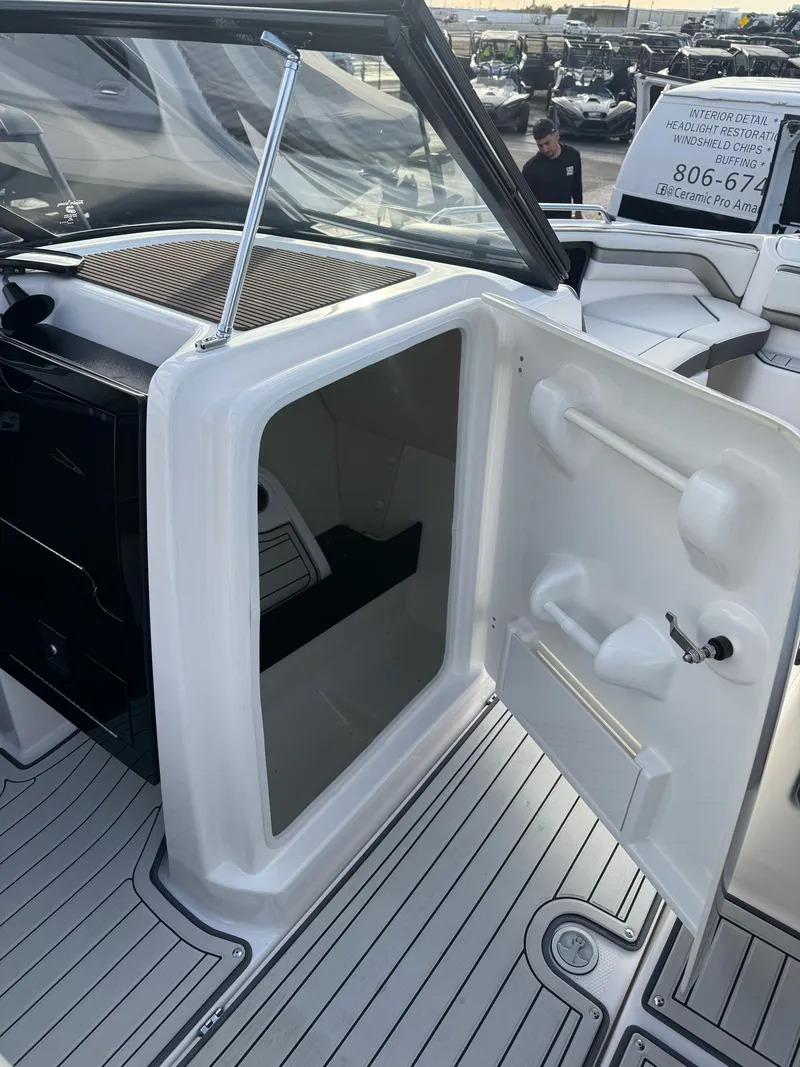 Slide: The Image of Yamaha 242 Limited S 2017 - 16