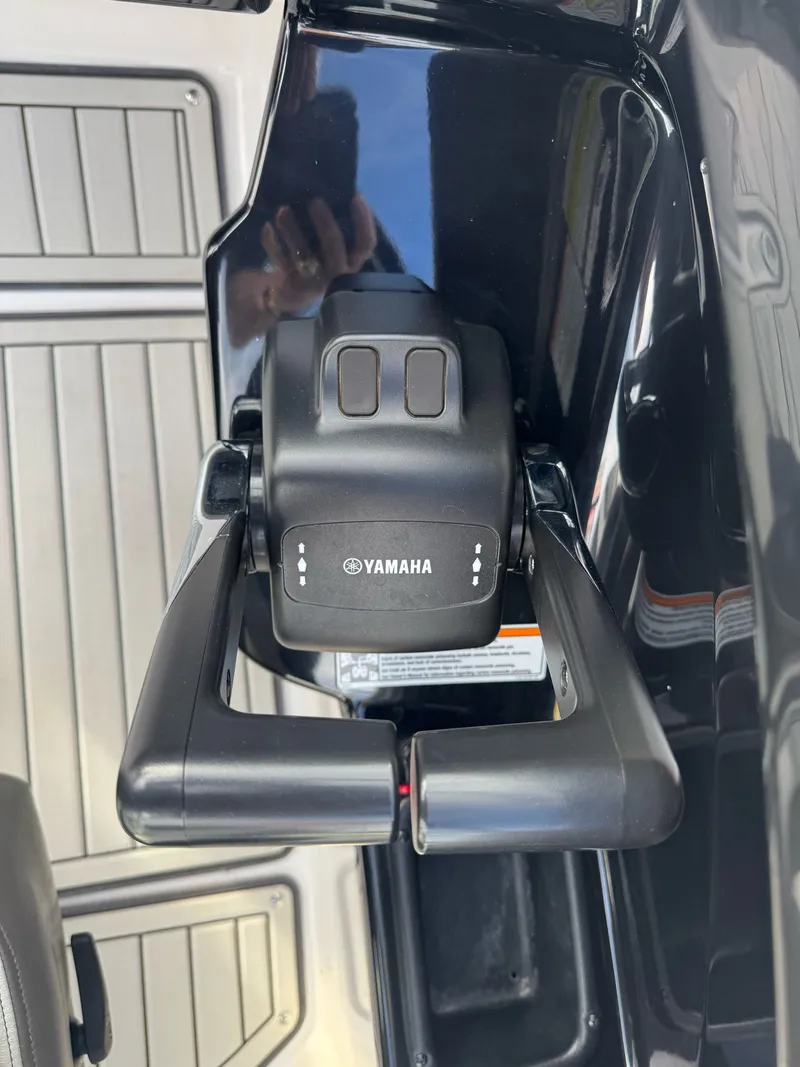 Slide: The Image of Yamaha 242 Limited S 2017 - 20