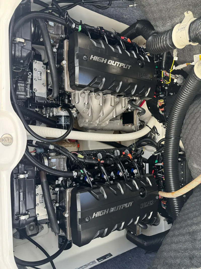 Slide: The Image of Yamaha 242 Limited S 2017 - 27