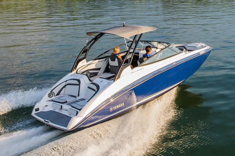 Slide: The Image of Yamaha 242 Limited S 2017 - 32