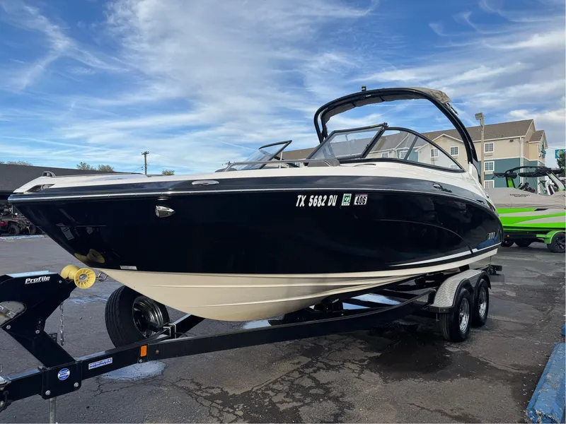 Slide: The Image of Yamaha 242 Limited S 2017 - 4