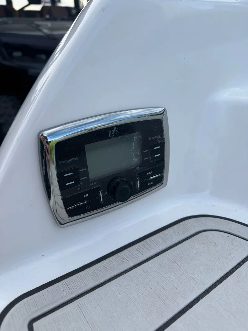 Slide: The Image of Yamaha 242 Limited S 2017 - 7