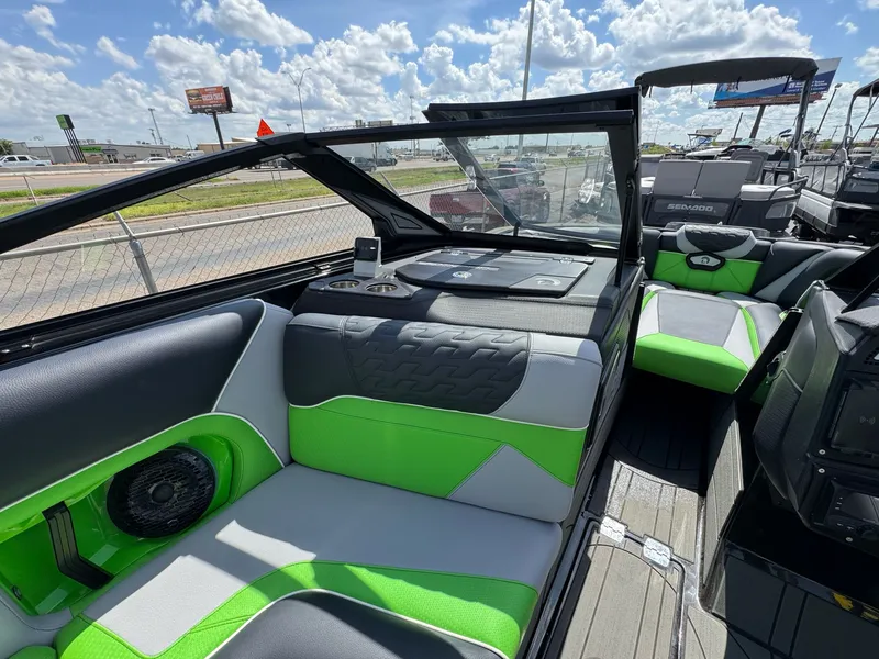 Slide: The Image of Centurion Ri230 2025 - 11