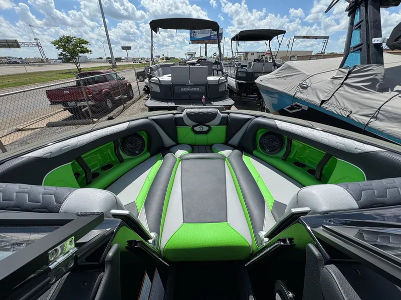 Slide: The Image of Centurion Ri230 2025 - 15