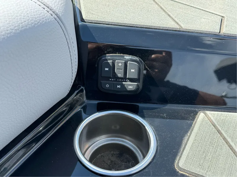 Slide: The Image of Centurion Ri230 2025 - 21