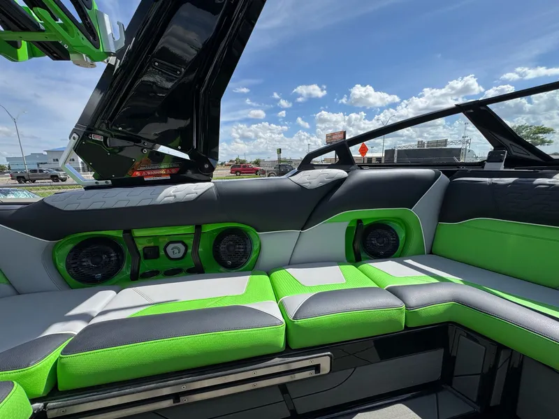 Slide: The Image of Centurion Ri230 2025 - 9