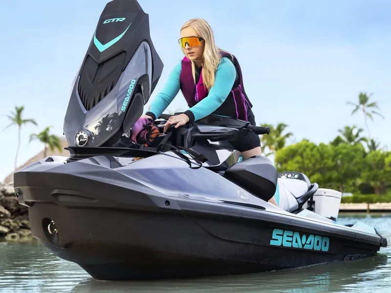Slide: The Image of Sea-Doo GTR 230 2025 - 15