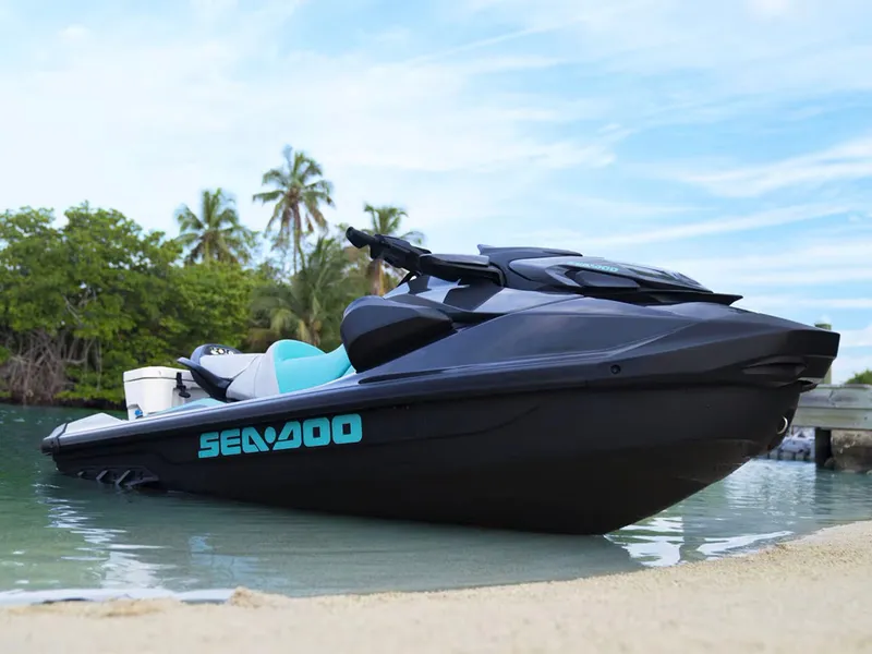 Slide: The Image of Sea-Doo GTR 230 2025 - 16