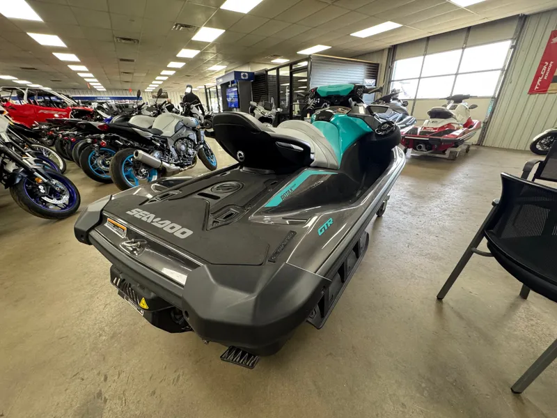 Slide: The Image of Sea-Doo GTR 230 2025 - 4