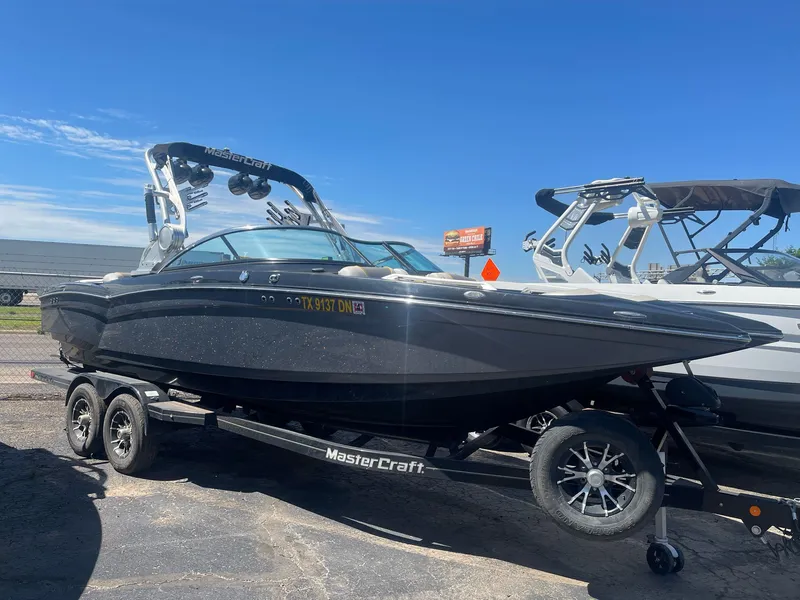 The Image of MasterCraft XStar 2013 - 1