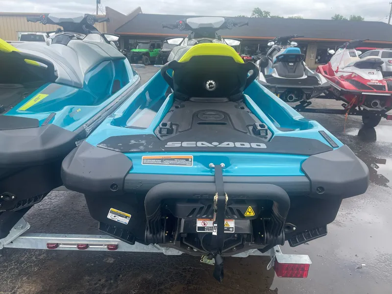 Slide: The Image of Sea-Doo GTI SE 130 iBR 2025 - 3