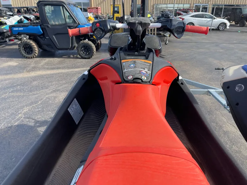 Slide: The Image of Sea-Doo Spark Trixx for 3 iBR and audio in option 2025 - 4