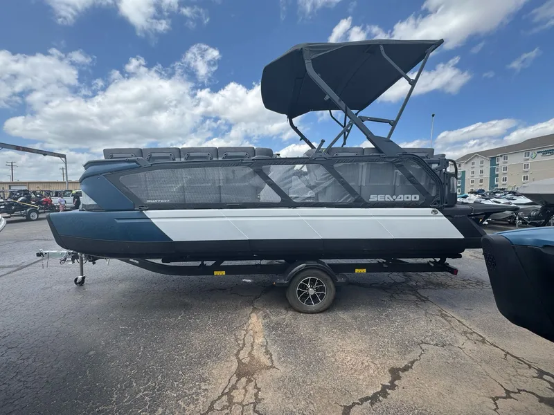 Slide: The Image of Sea-Doo Switch Cruise 21 2025 - 3