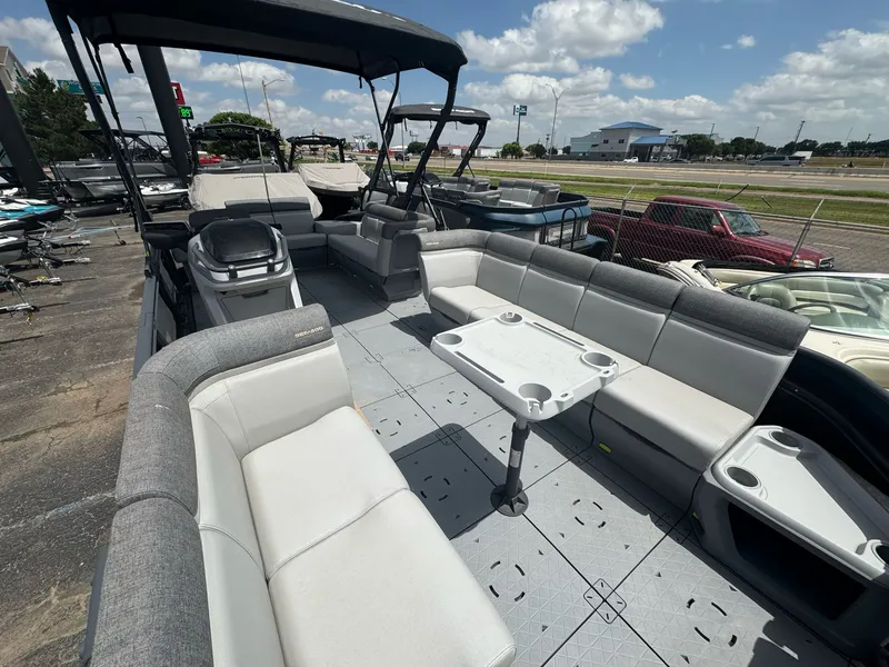 Slide: The Image of Sea-Doo Switch Cruise 21 2025 - 6