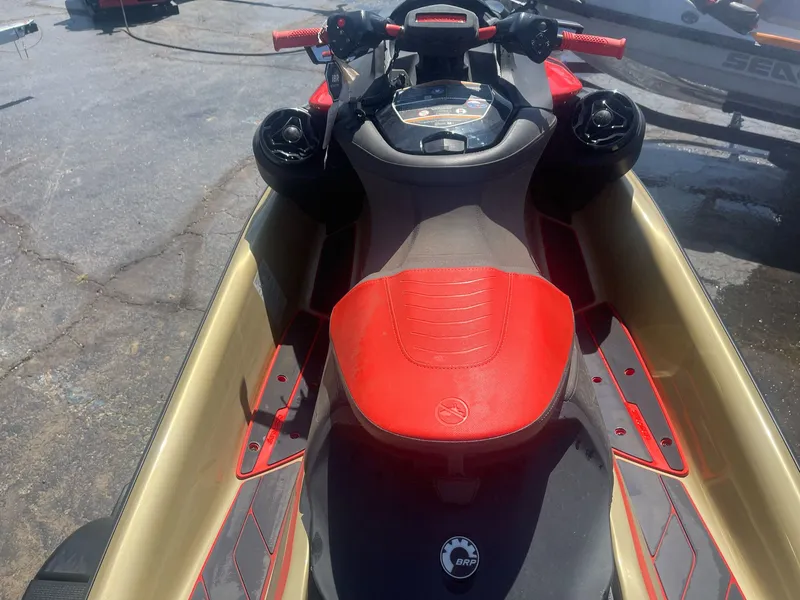 Slide: The Image of Sea-Doo RXP-X 325 Tech Package 2025 - 5