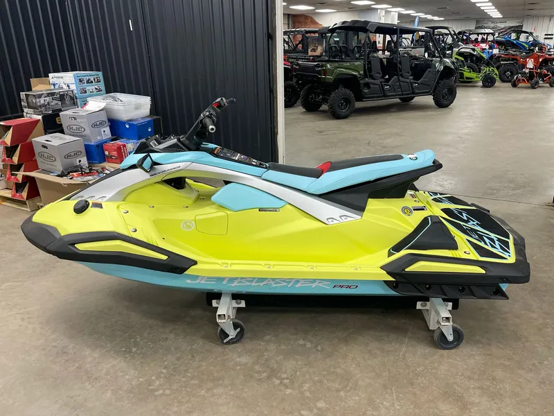 The Image of Yamaha JetBlaster PRO 3-Up 2025 - 1