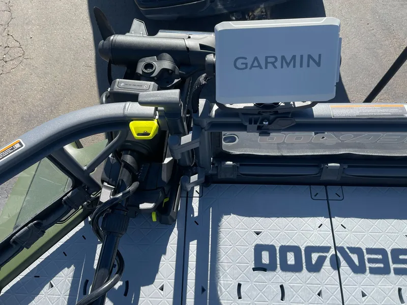 Slide: The Image of Sea-Doo SWITCH FISH 18FT 230 2026 - 12