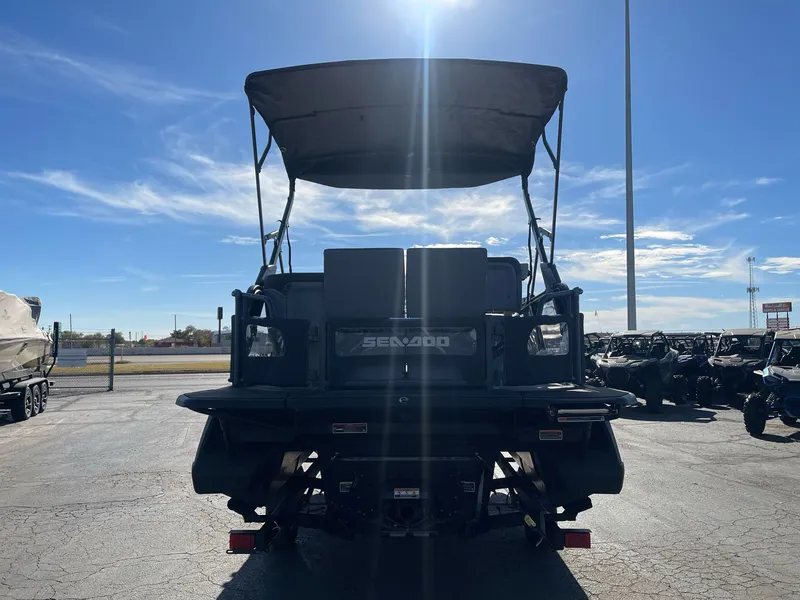 Slide: The Image of Sea-Doo SWITCH FISH 18FT 230 2026 - 4