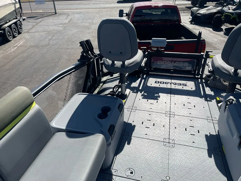 Slide: The Image of Sea-Doo SWITCH FISH 18FT 230 2026 - 8