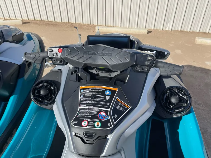 Slide: The Image of Sea-Doo GTX Limited 325 2026 - 5