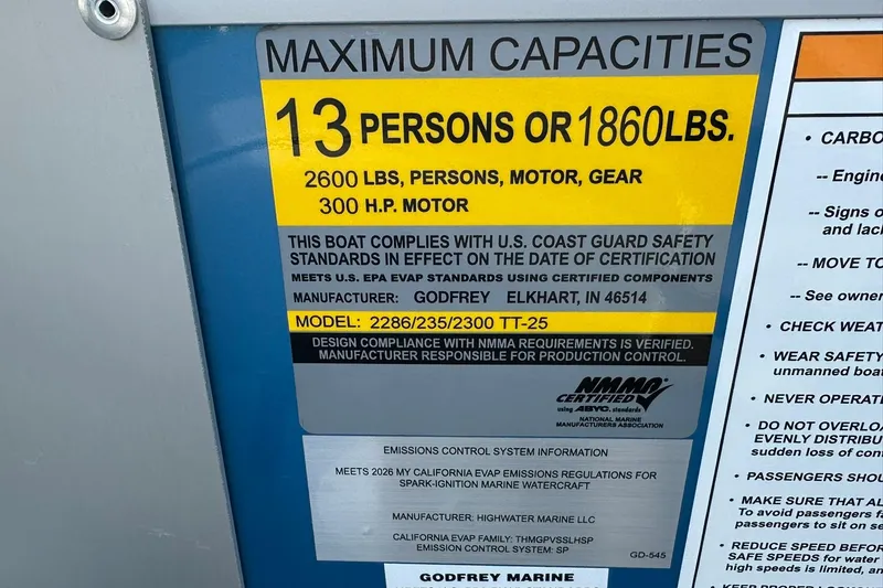 Slide: The Image of Sweetwater EX 2286 SFLX 2026 boat capacity label: 13 persons or 1860 lbs, 300 HP motor. - 20