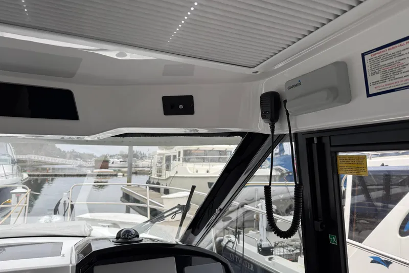 Slide: The Image of Interior view of 2020 Jeanneau NC 895 boat with Garmin equipment. - 29