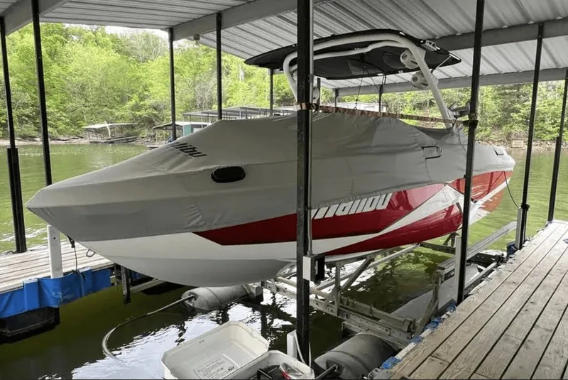 Slide: The Image of Malibu Wakesetter 25 LSV 2022 - 2