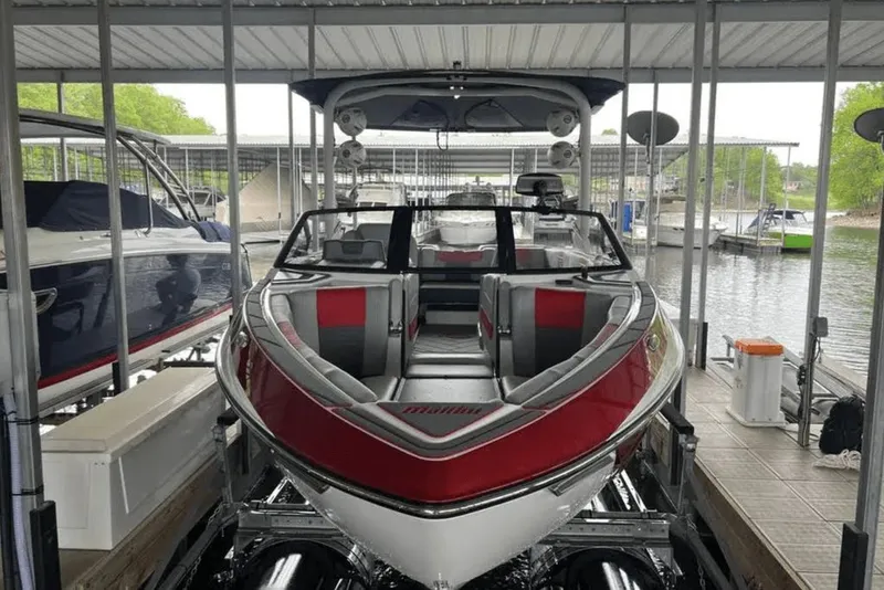 Slide: The Image of Malibu Wakesetter 25 LSV 2022 - 5